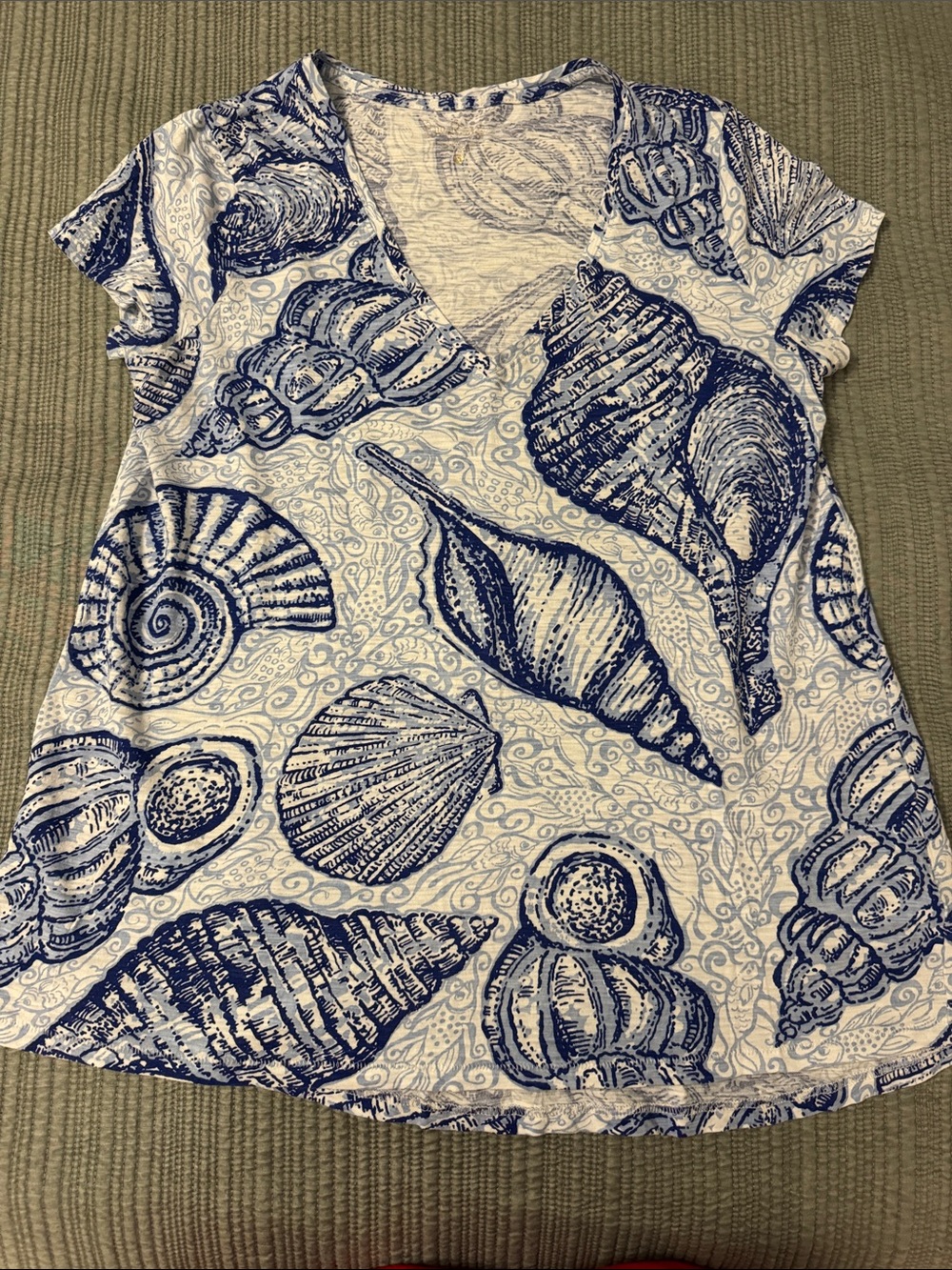 Lilly Pulitzer Blue & White Seashell V-Neck Tee